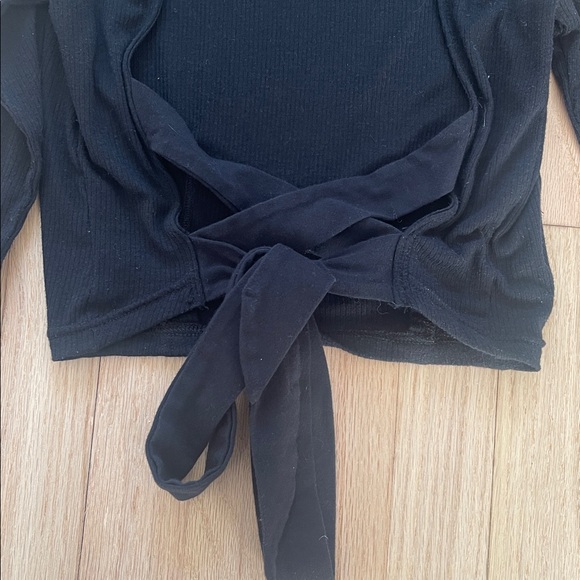 Free people size XS Black Long Sleeve Tie-Back Top - Picture 8 of 9
